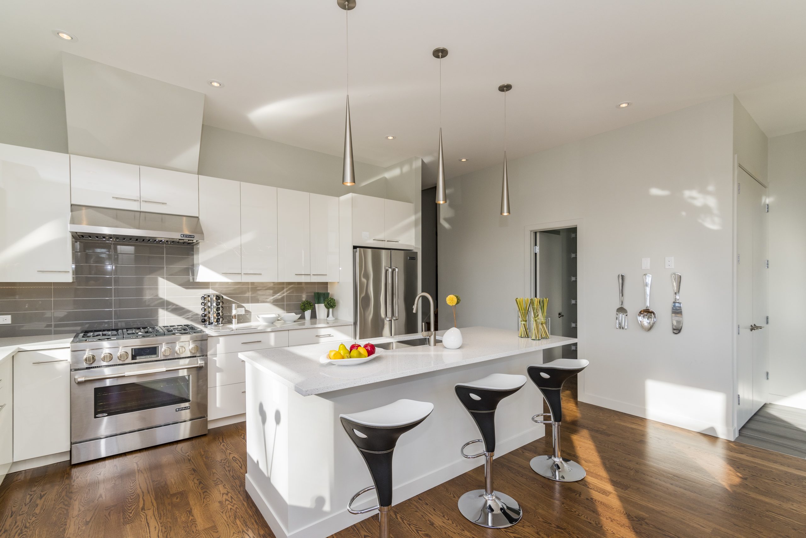 Custom modern fitted kitchen with quality cabinetry